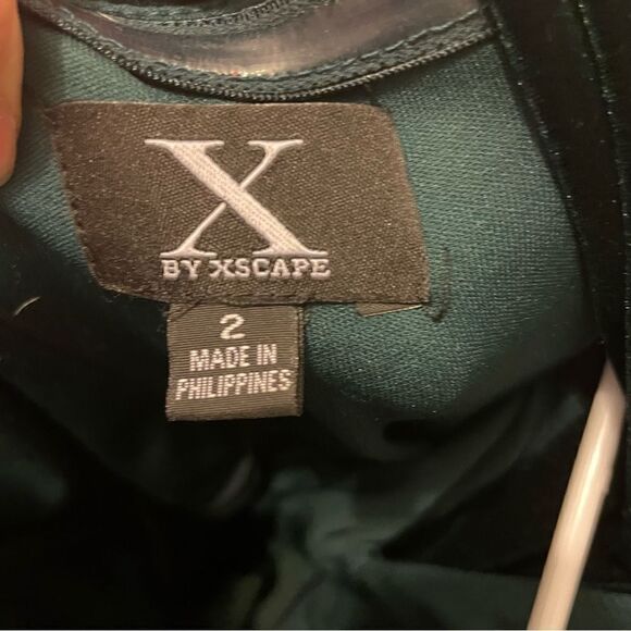 Xscape Velvet Green Dress - Picture 9 of 9